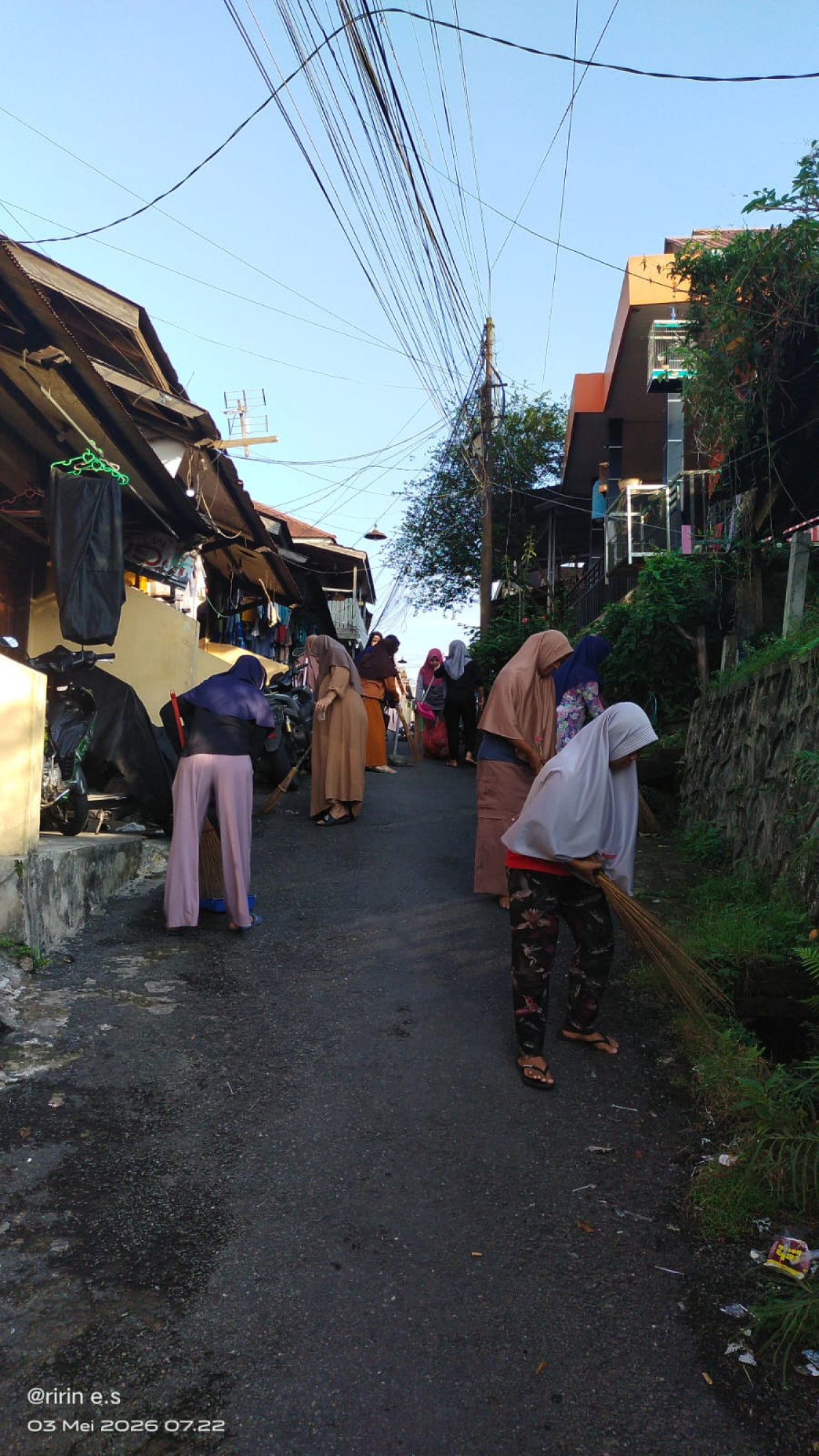 Bersih bersih kampung