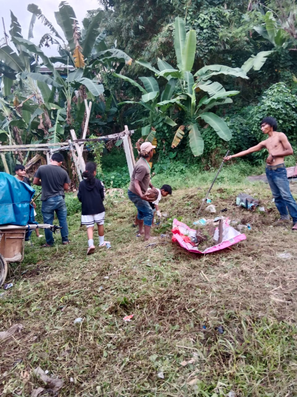 Gotong royong warga