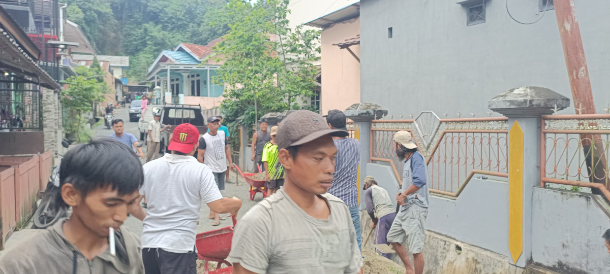 Kerja bakti warga rt 11