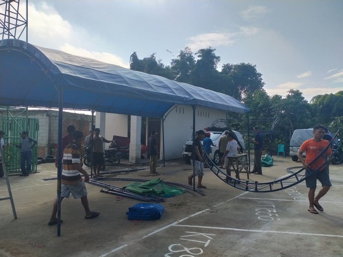 Gotong Royong Persiapan Idul Adha (Bersih-bersih, pasang patok untuk sapi, potong rumput & Pasang tenda)