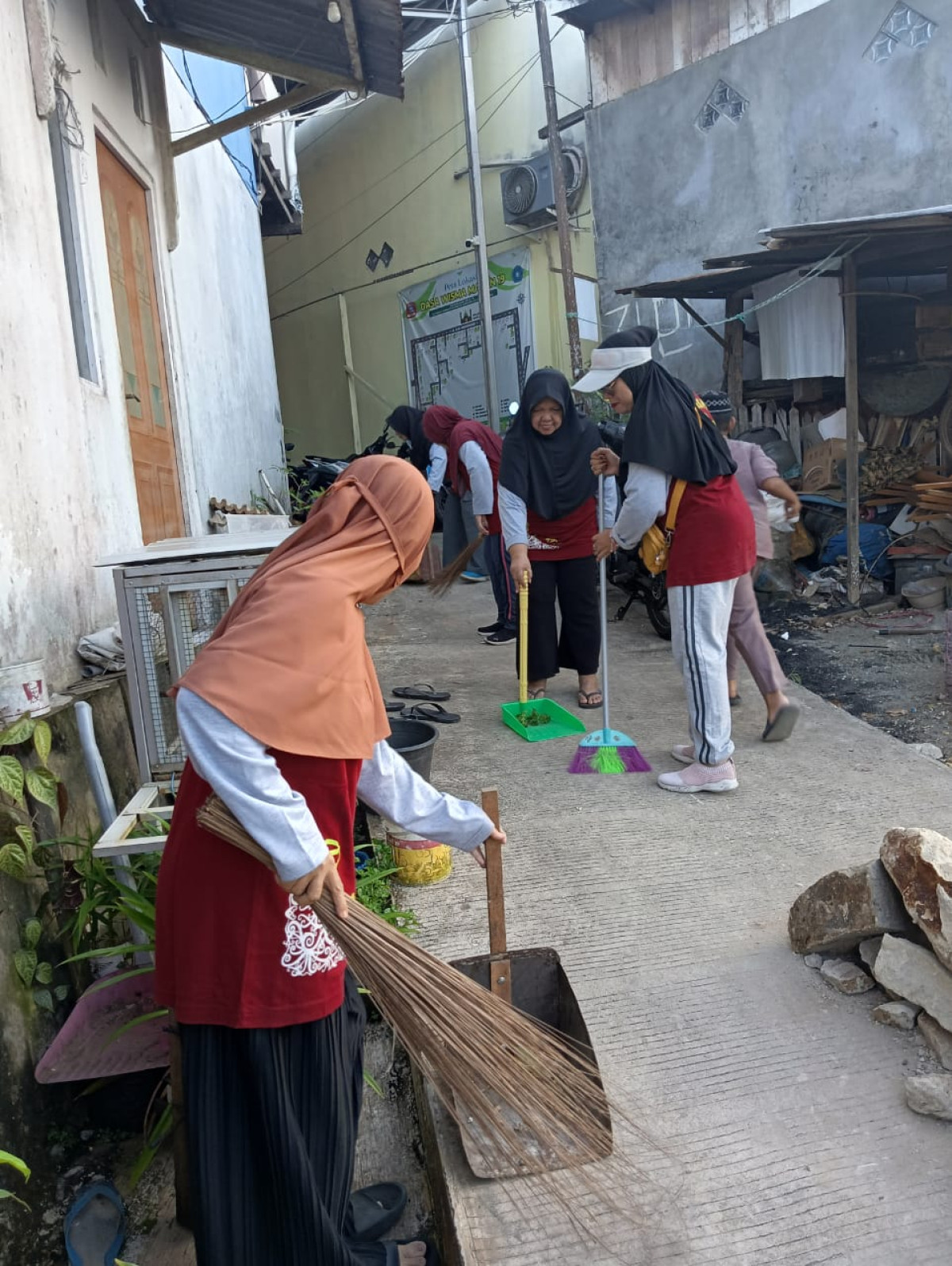 Kerja bakti ibu dasa wisma