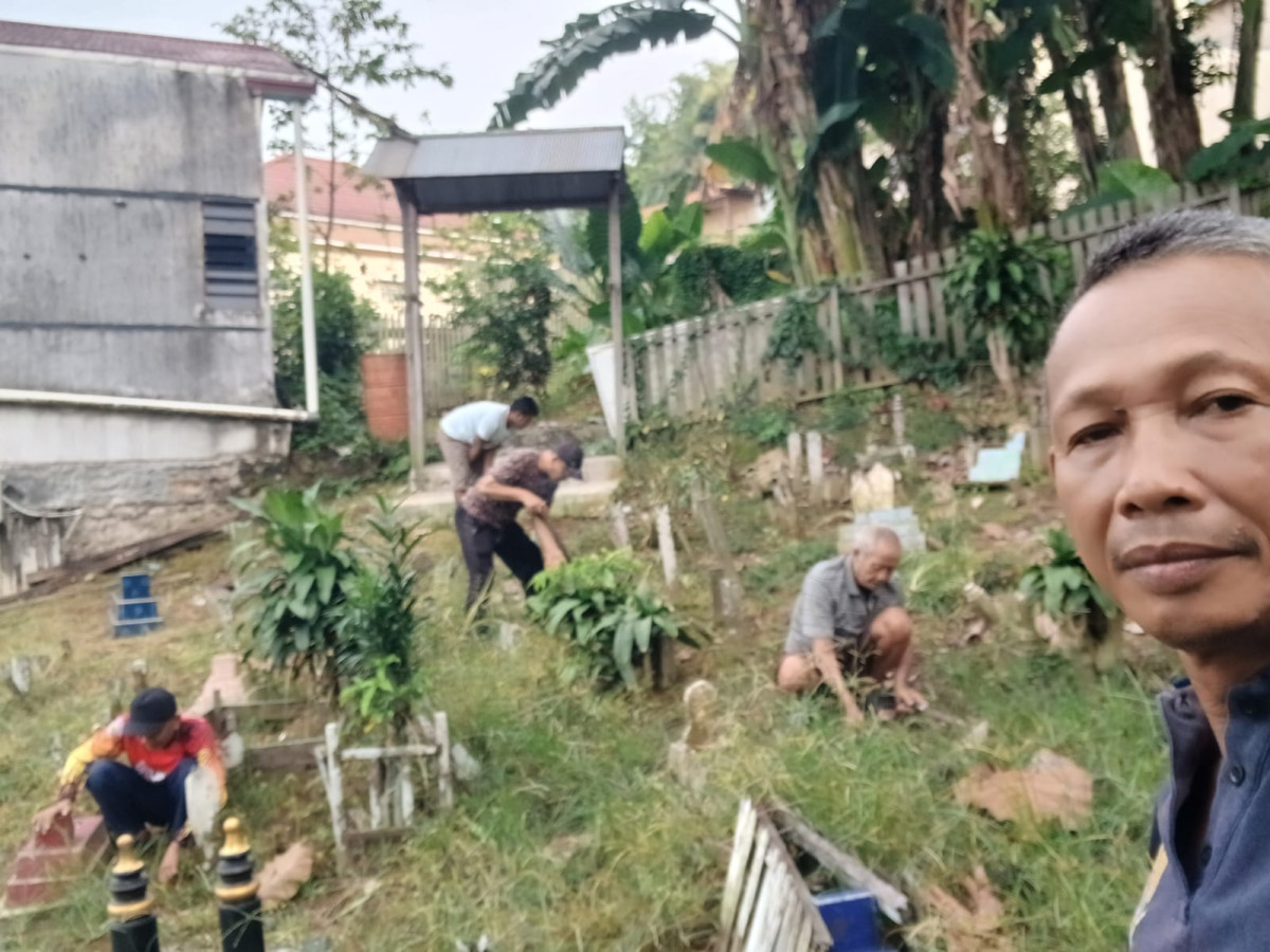 KERJA BAKTI BERSIH-BERSIH MENYAMBUT RAMADHAN