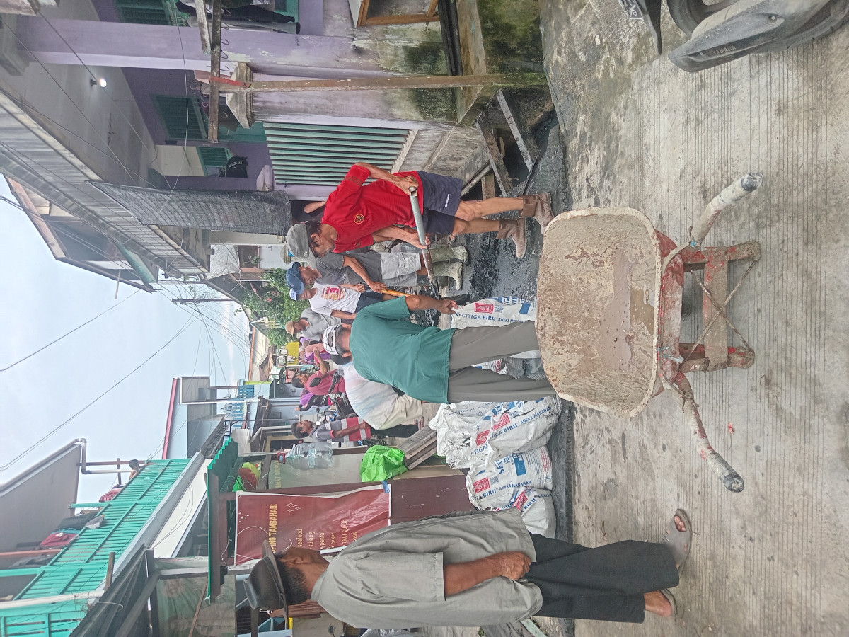 Angkat lupur parit