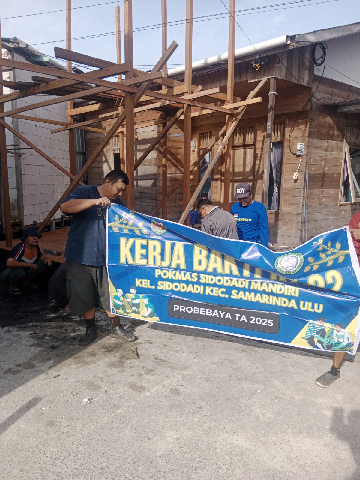 Kerja Bakti Pasang Turap Sumur Pemadam