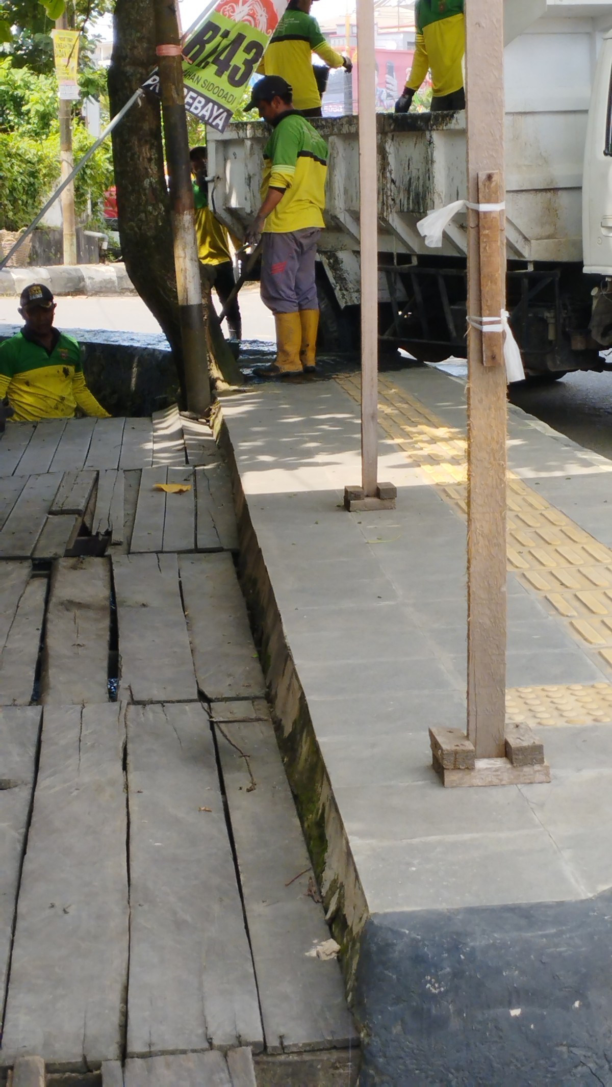 Kerja bakti warga 43