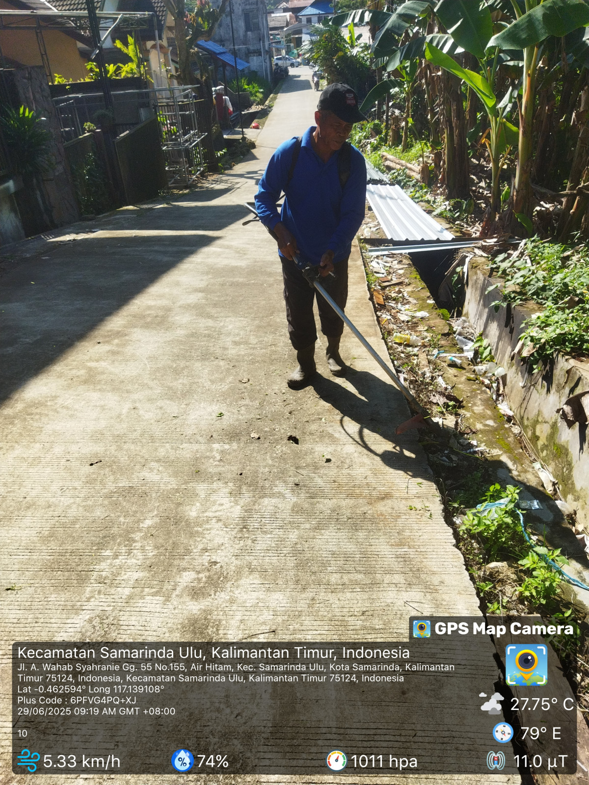 Gotong royong di wilayah RT. 24