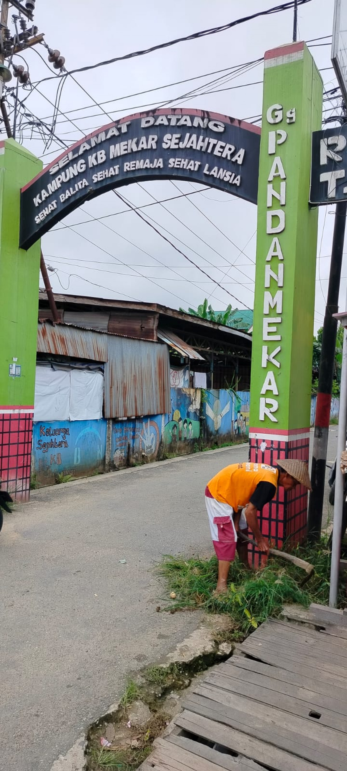 Jl. AW Syahrani Gg Pandan Mekar RT.30