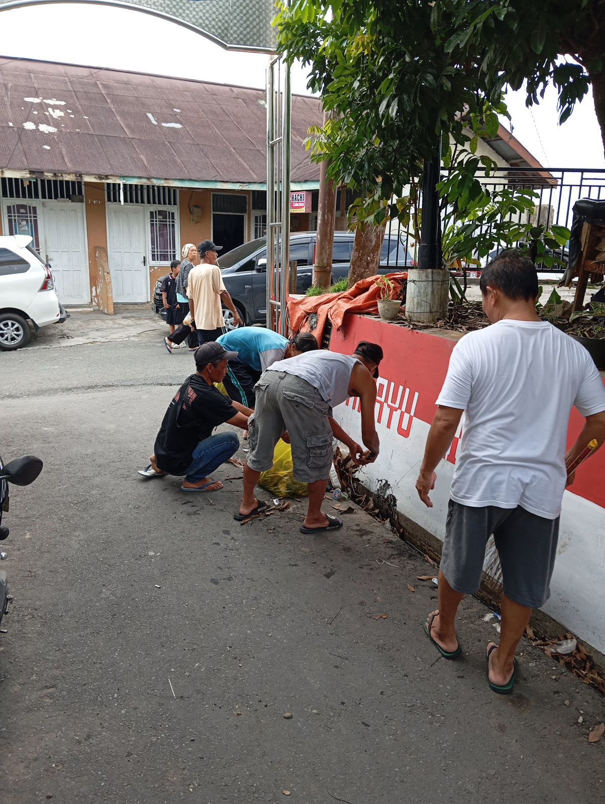 Kebersihan lingkungan dan jalan gang