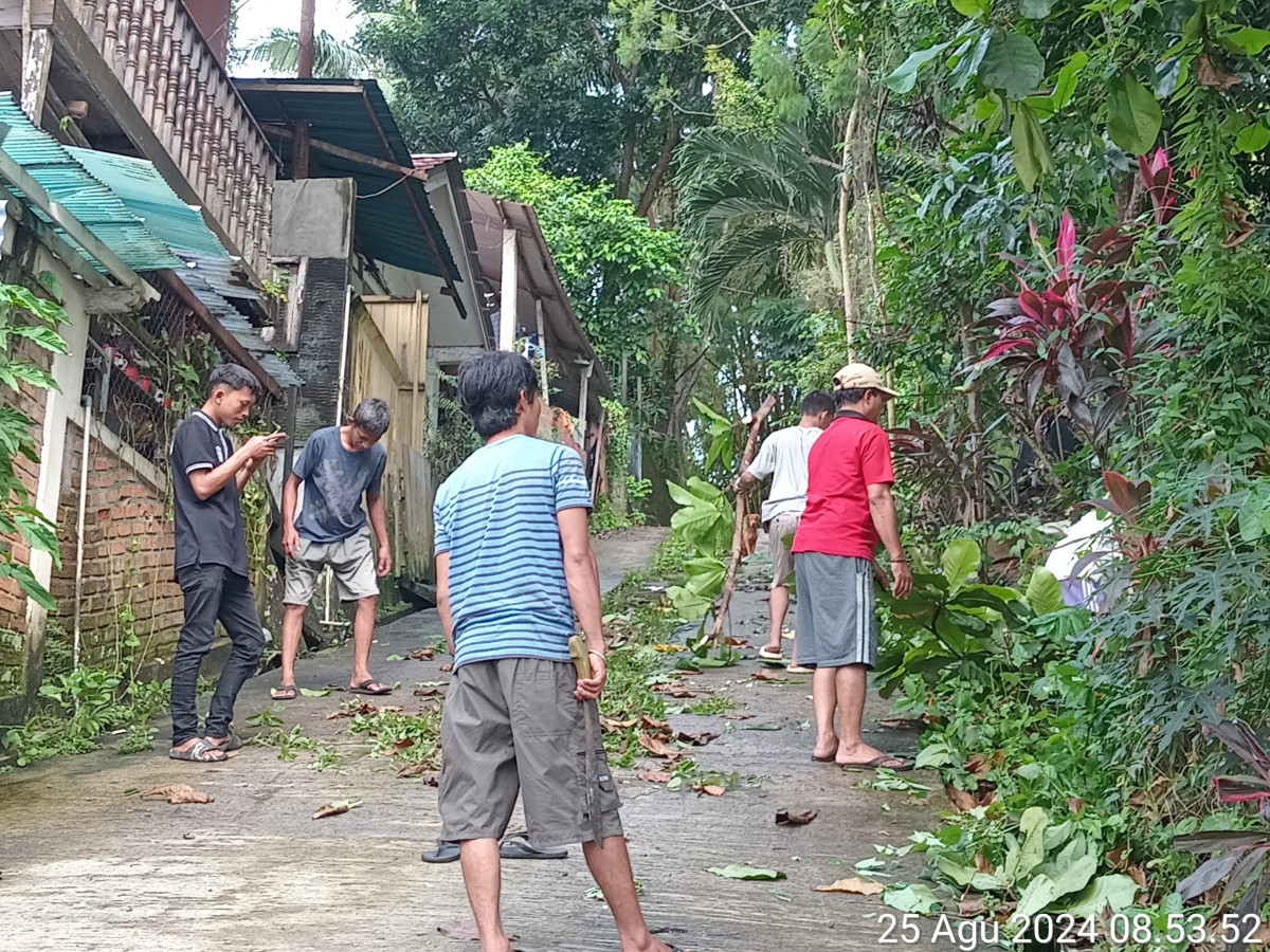 KERJA BAKTI.