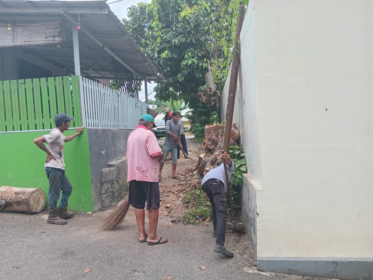 Kegiatan gotong royong.