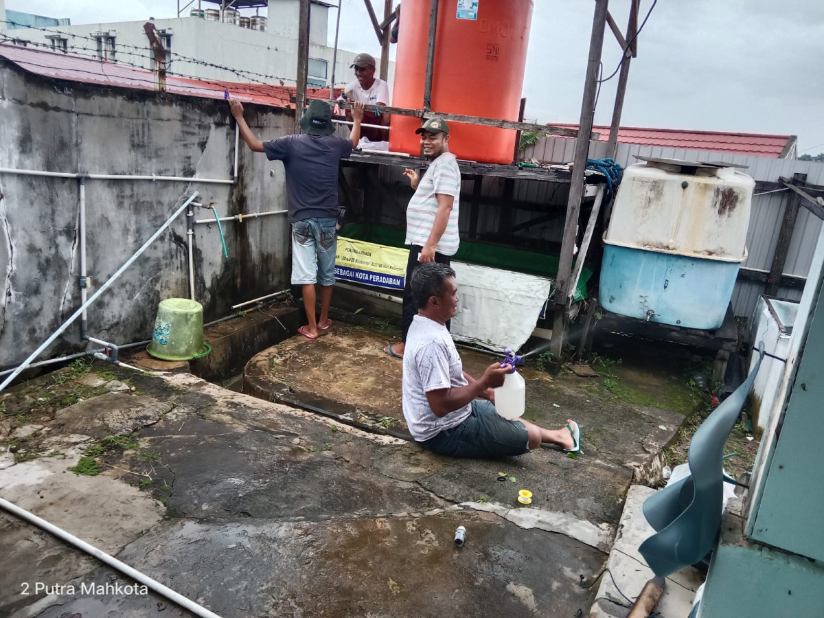 Kerja bakti bersam rt 5,6,7
