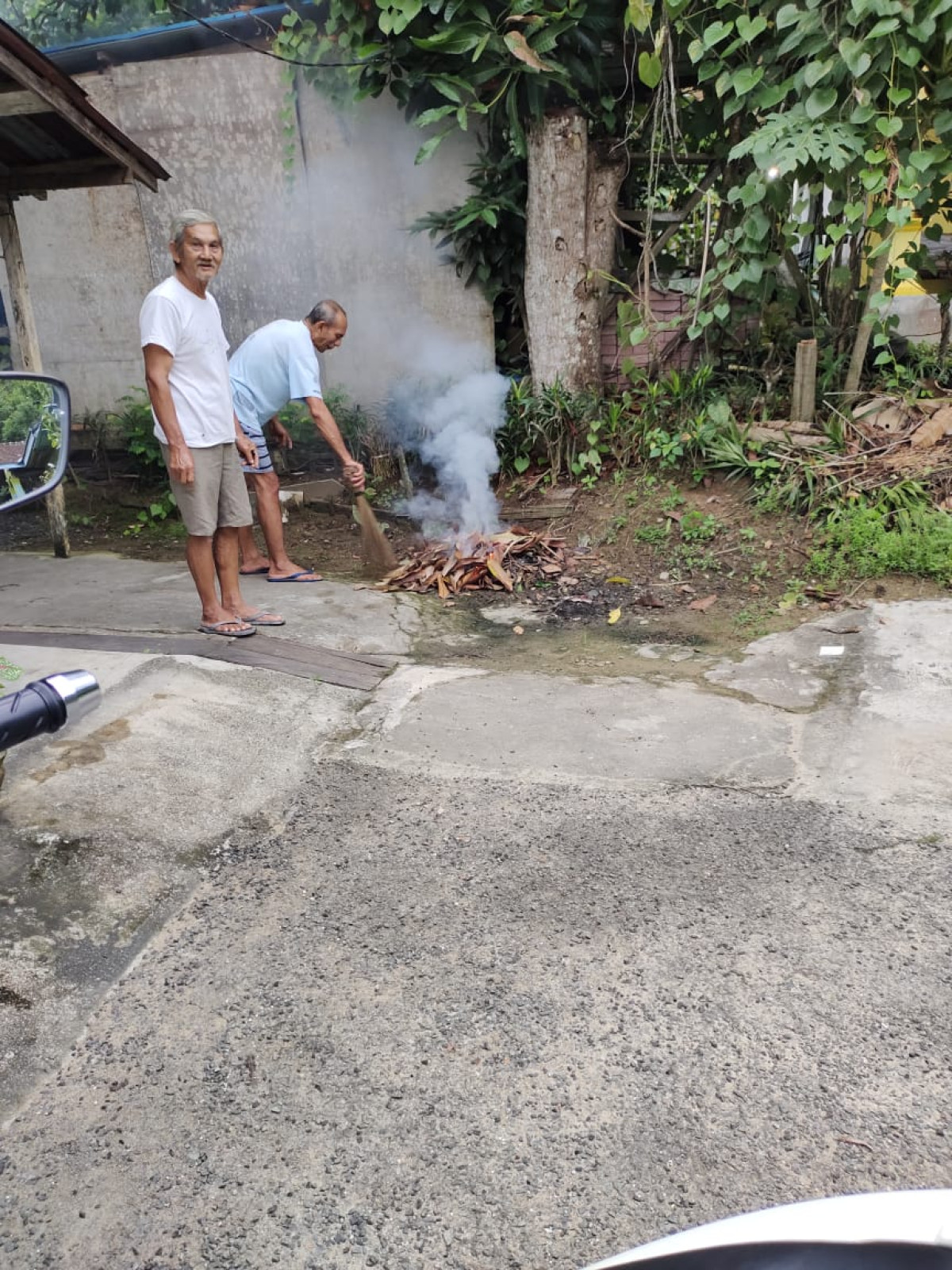 kegiatan kerja bakti di bayangkara