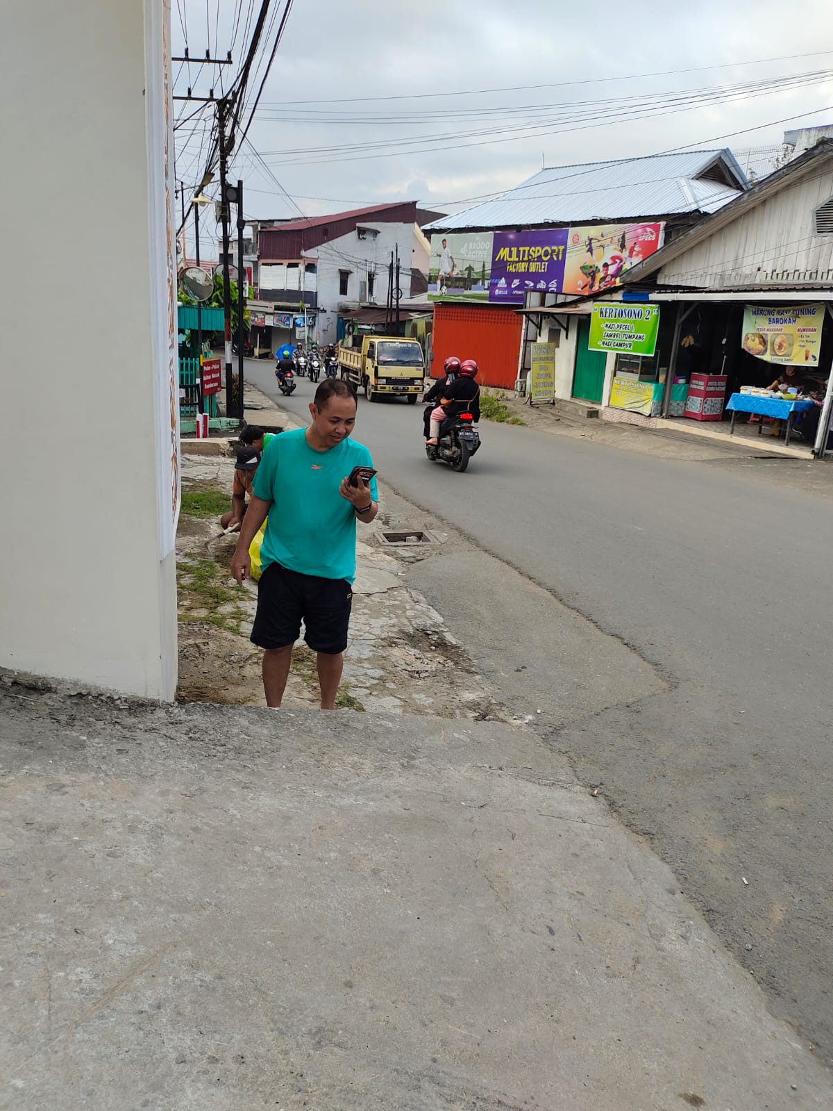 kegiatan kerja bakti rutin di rt 6