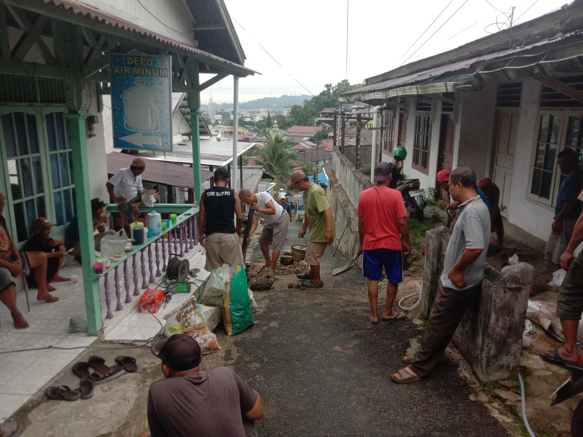Kerja Bhakti warga RT 08