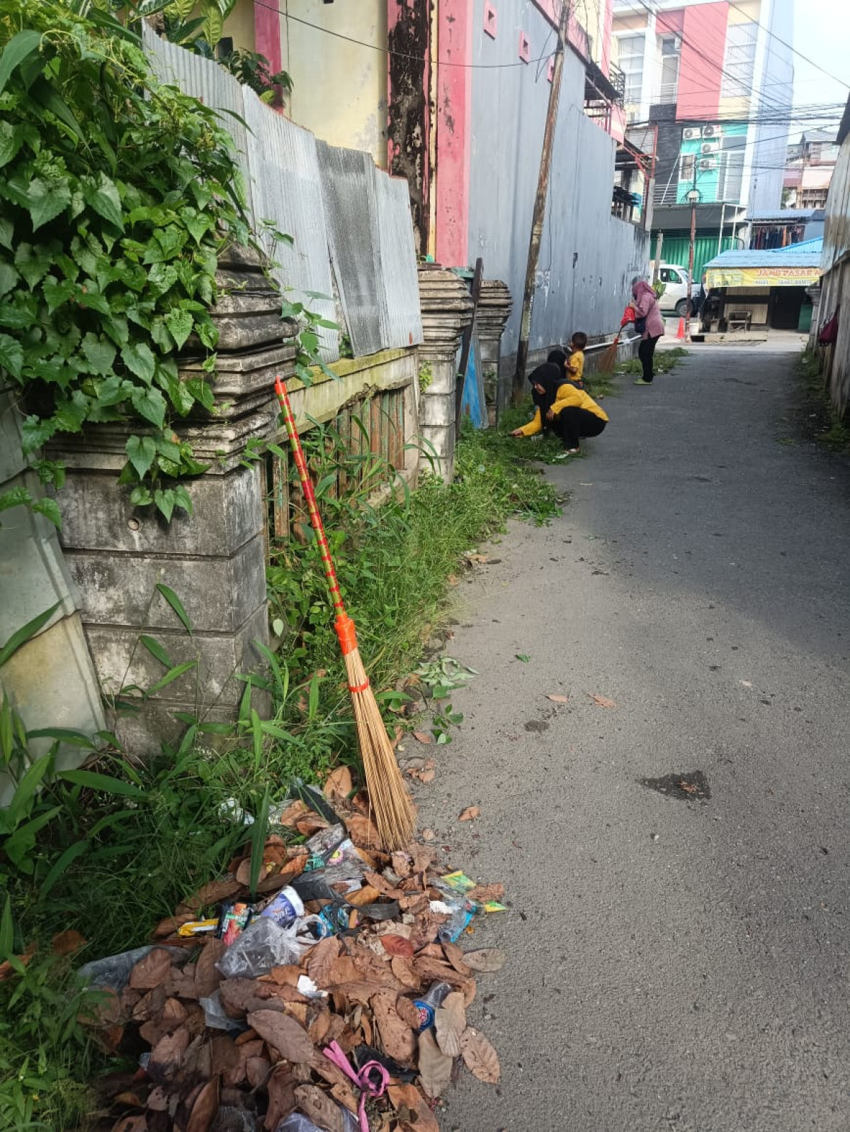 Jl. KS. Tubun Dalam RT 11