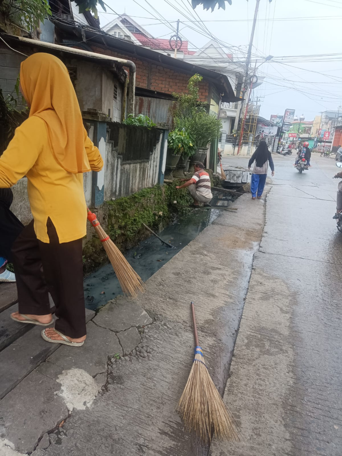 JL. ks tubun dalam  RT. 011