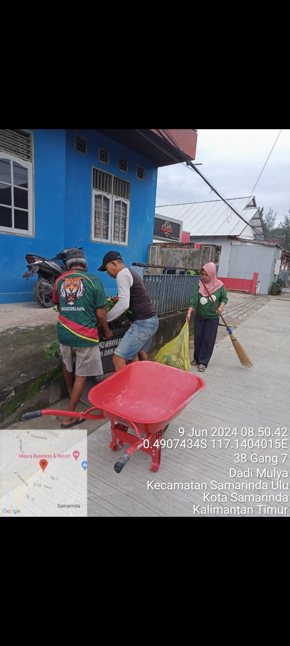 Kerja bakti di gang 7