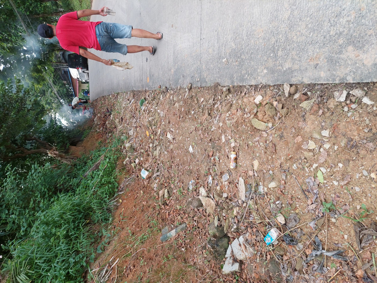 Gotong royong.