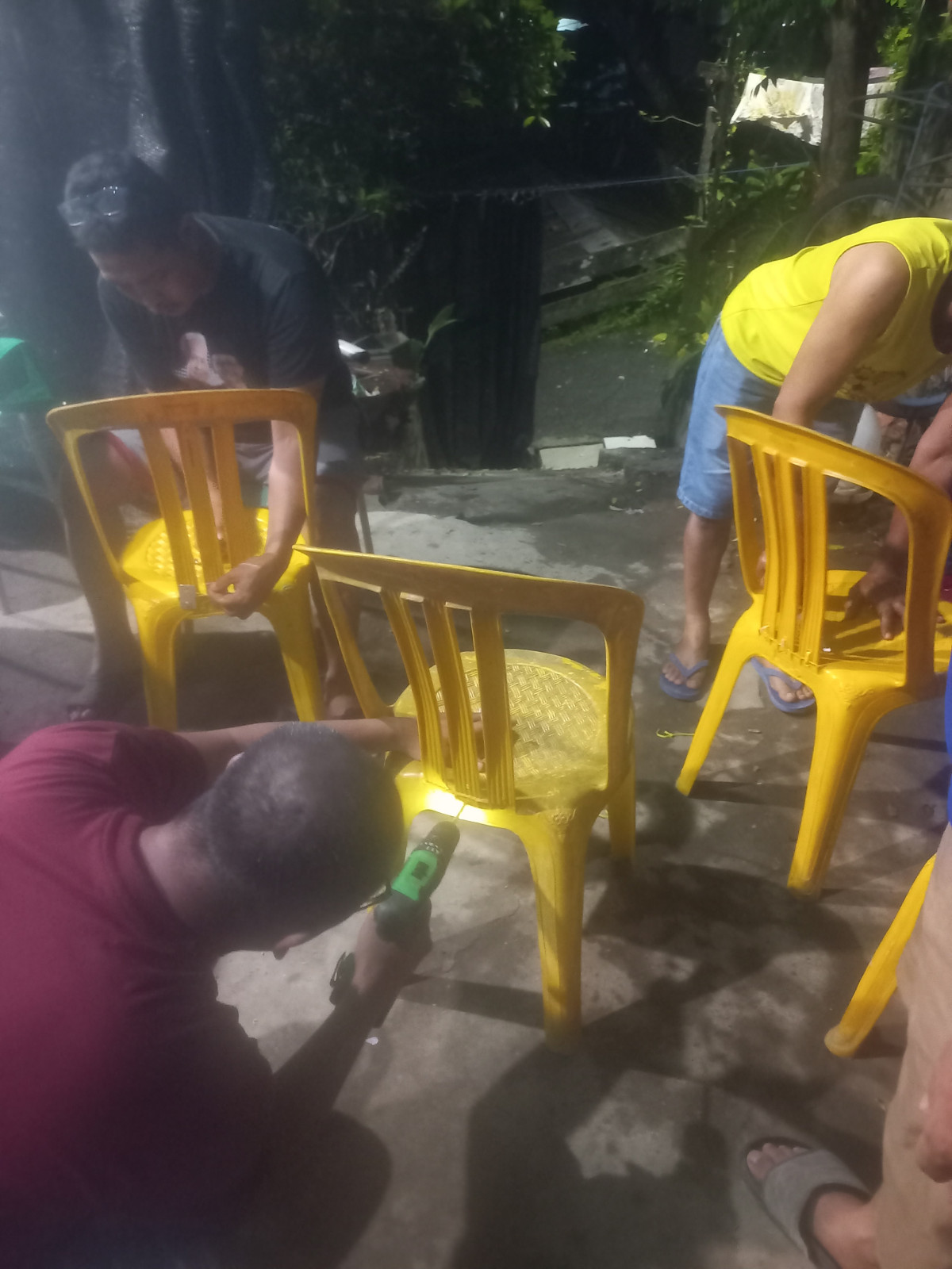 Perbaikan kursi inventaris
