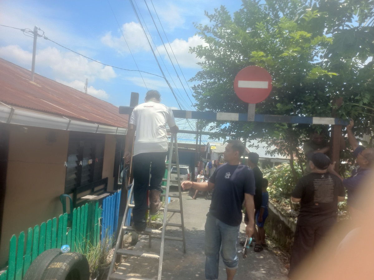 Perbaikan portal gang Tunas bakti