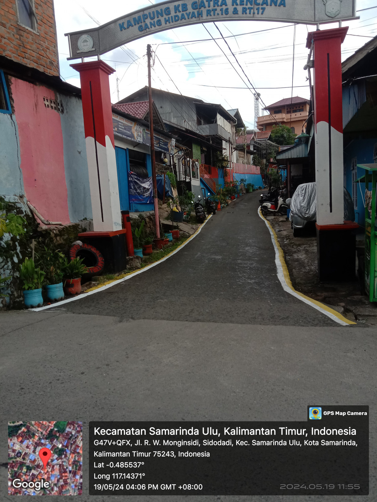 Kerja Bakti pengecatan Marka jalan dan tembok