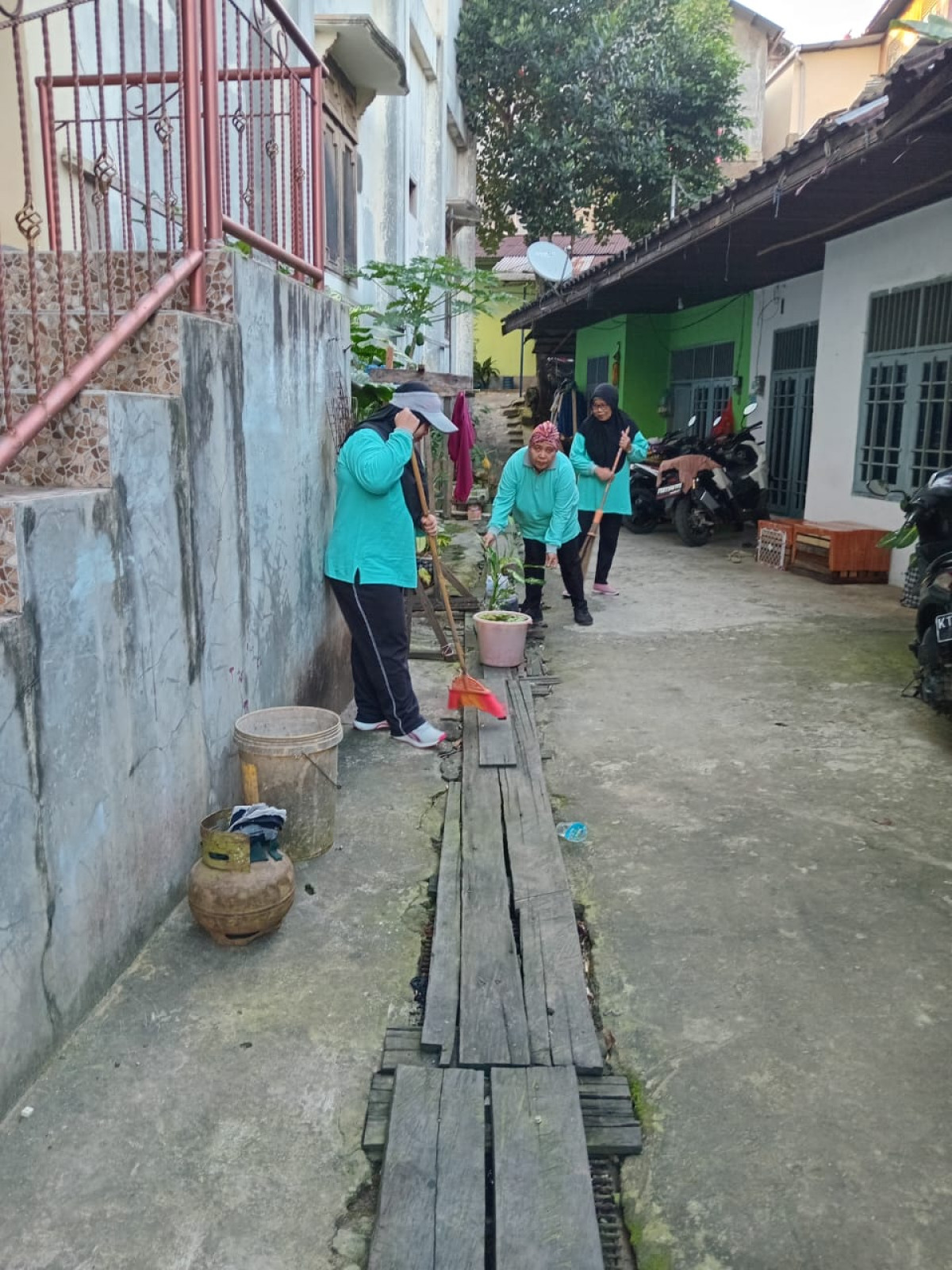 Sebelum senam bersih bersih