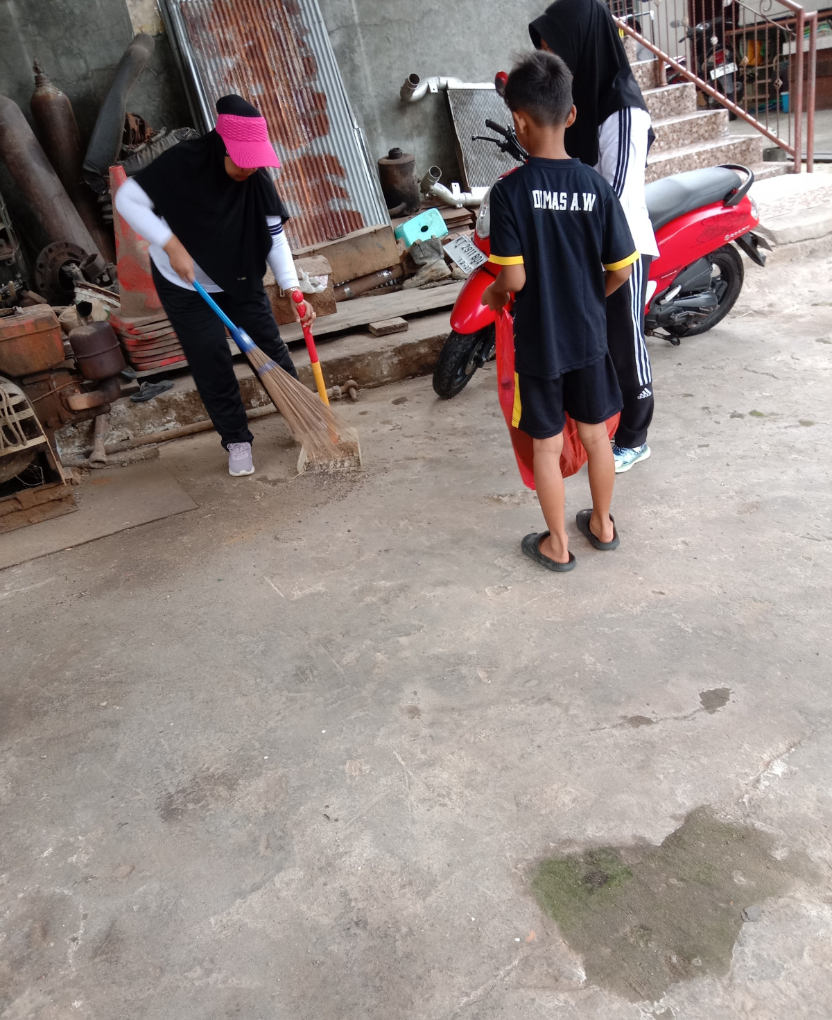 Menyapu halaman untuk Senam