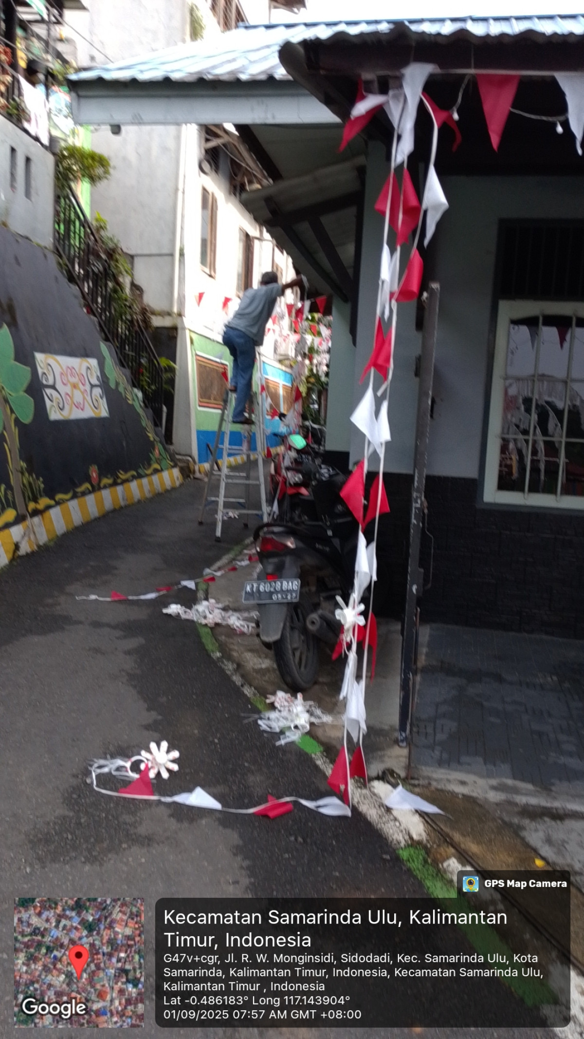 Kerja Bakti Menurunkan/Melepas umbul-umbul dan bersih-bersih di GG.9 RT.18 Kel. Dadi Mulya