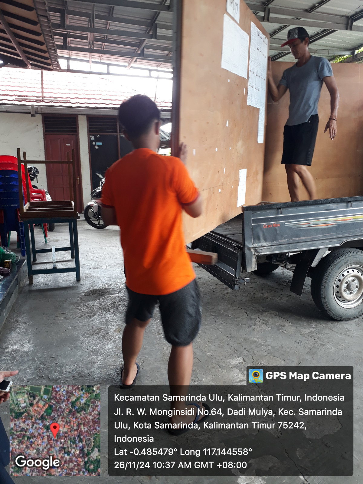 Kegiatan Kerja Bakti Mempersiapkan TPS 07