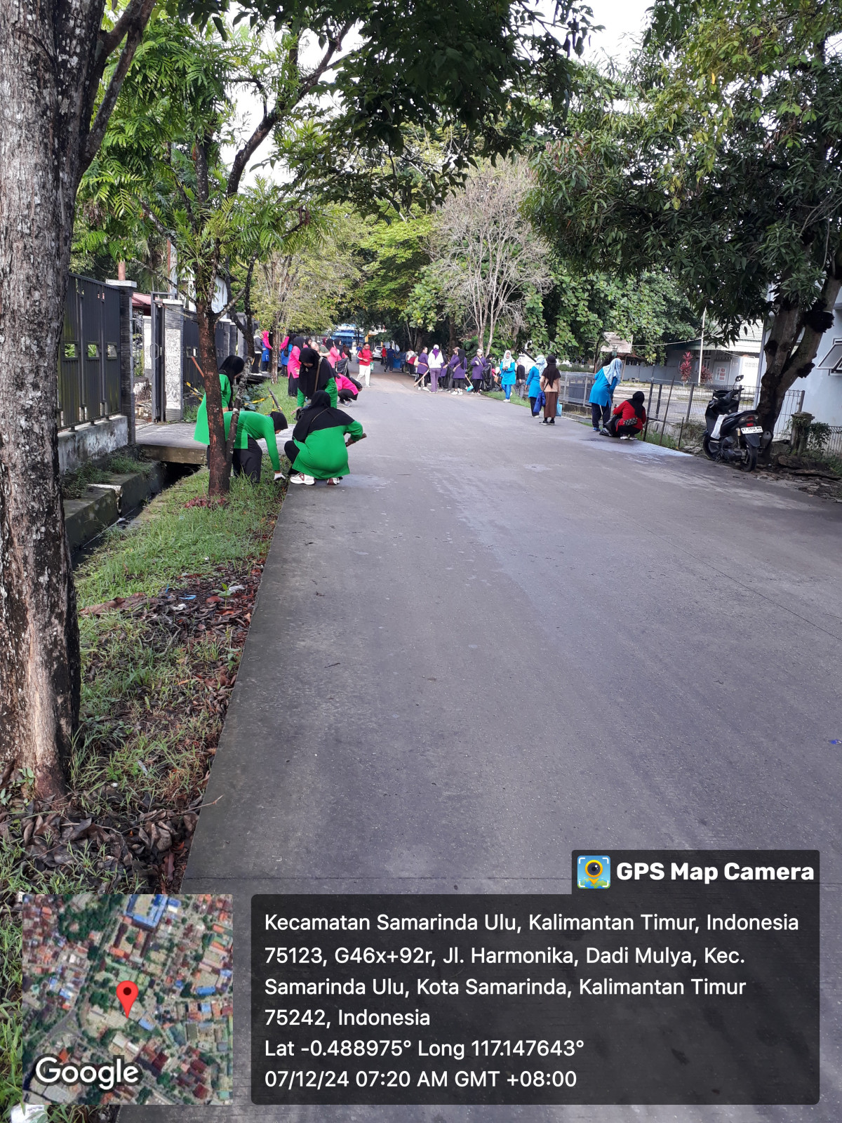 Kegiatan Kerja Bakti Gabungan seluruh Rt se Kelurahan Dadi Mulya
