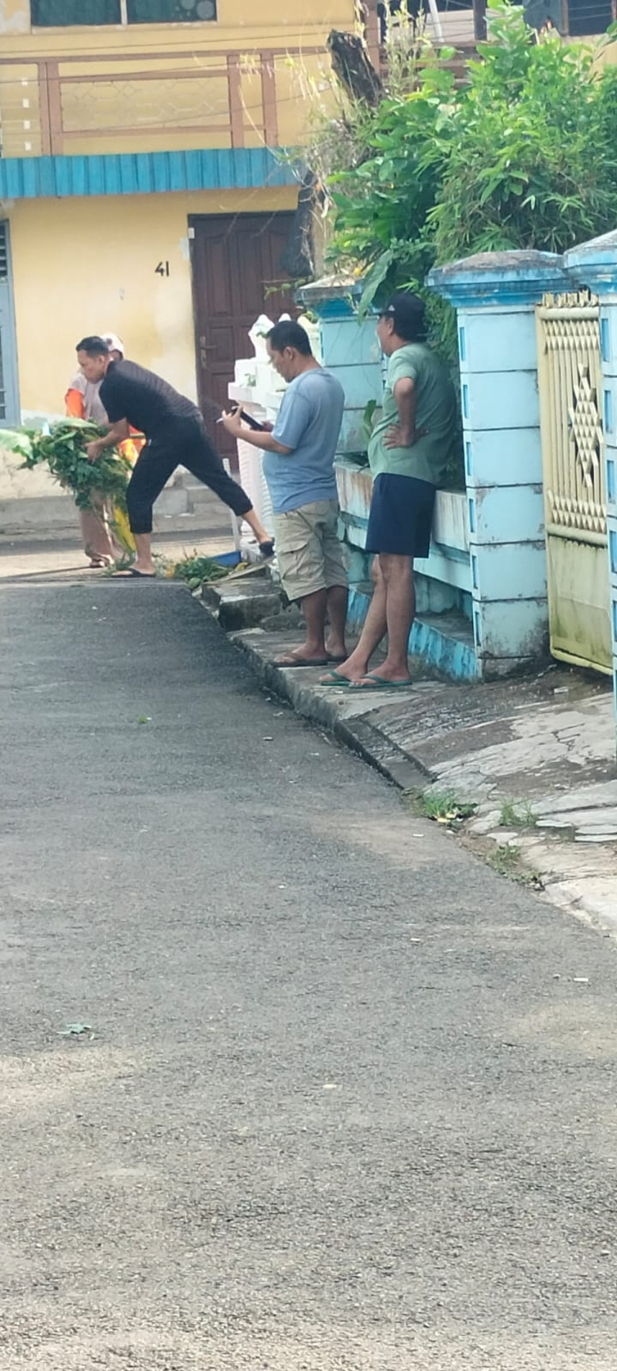 Kegiatan kerja bakti RT 19