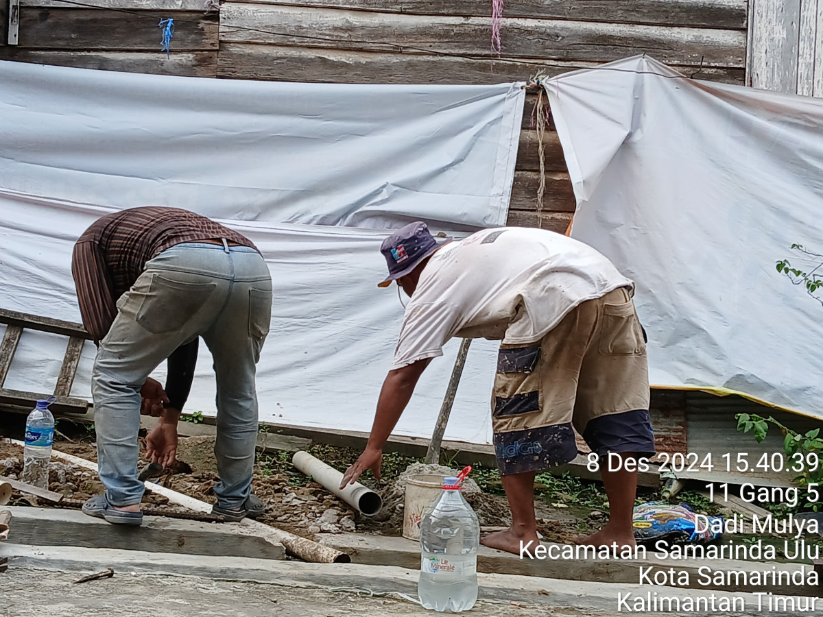 Kegiatan perbaikan paret taman toga