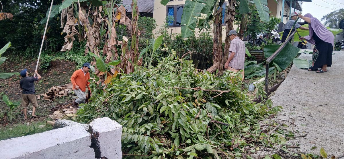 GOTONG R0YONG WARGA RT 19