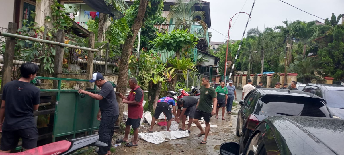 Gotong royong warga
