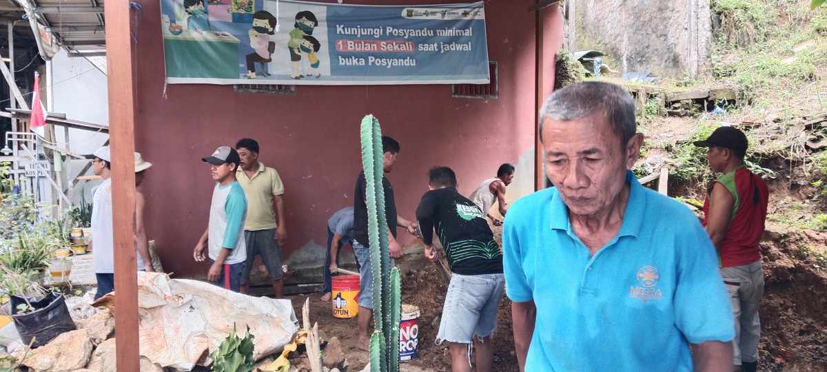 Kegiatan kerja bakti harii pertamaaa