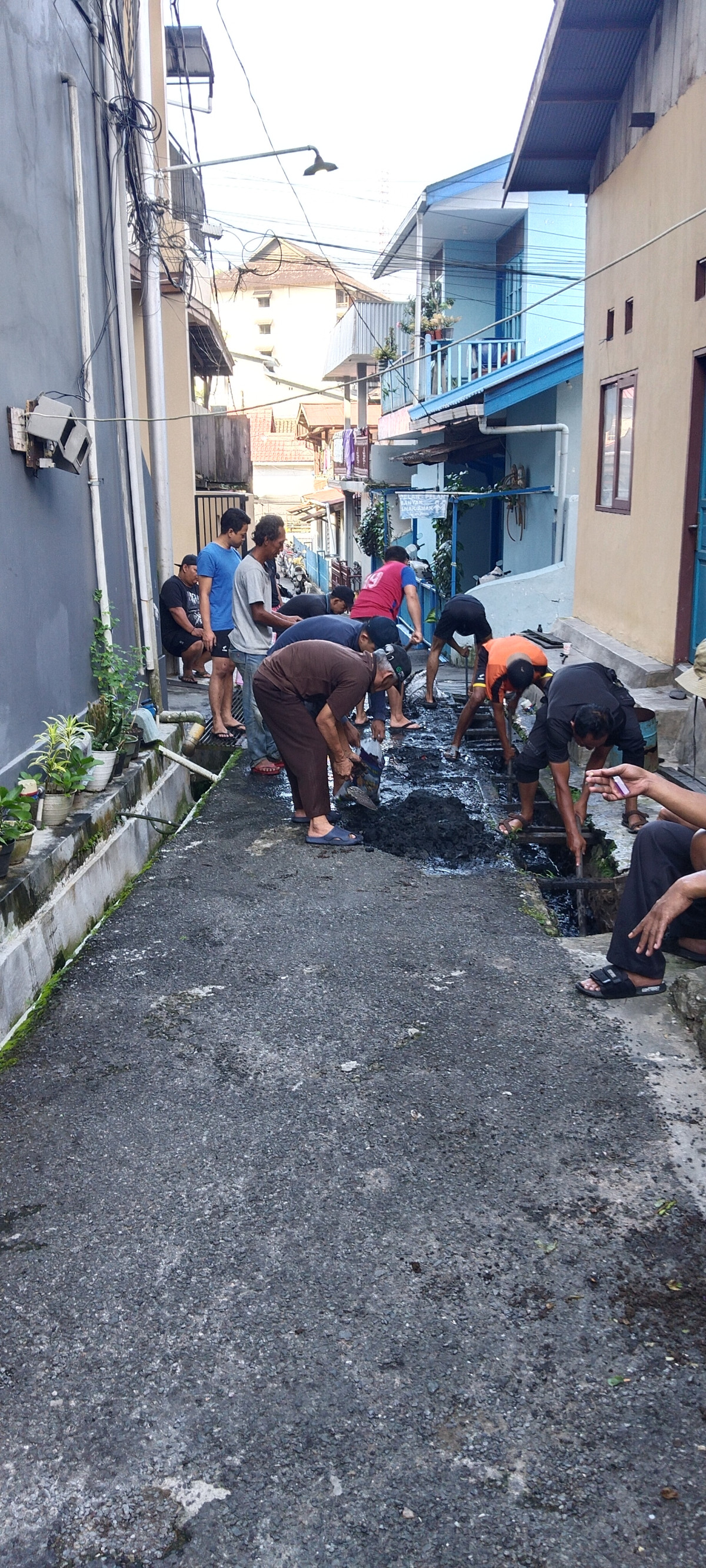 Kerja bakti di gang 7 dan 3
