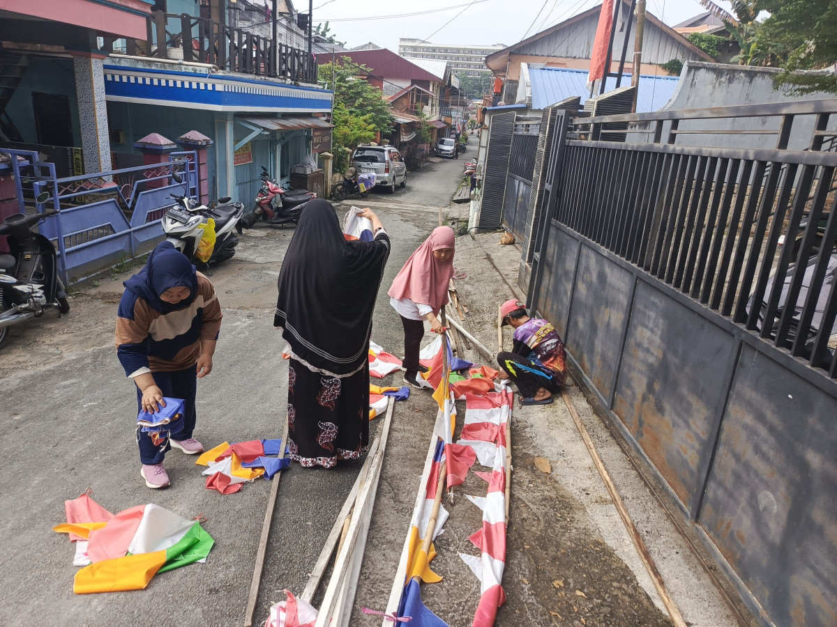 Kegiatan Kerja Bakti RT 23