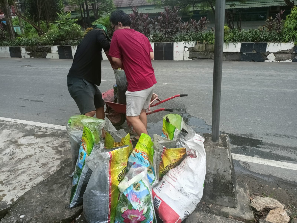 JL. WOLTER MONGINSIDI