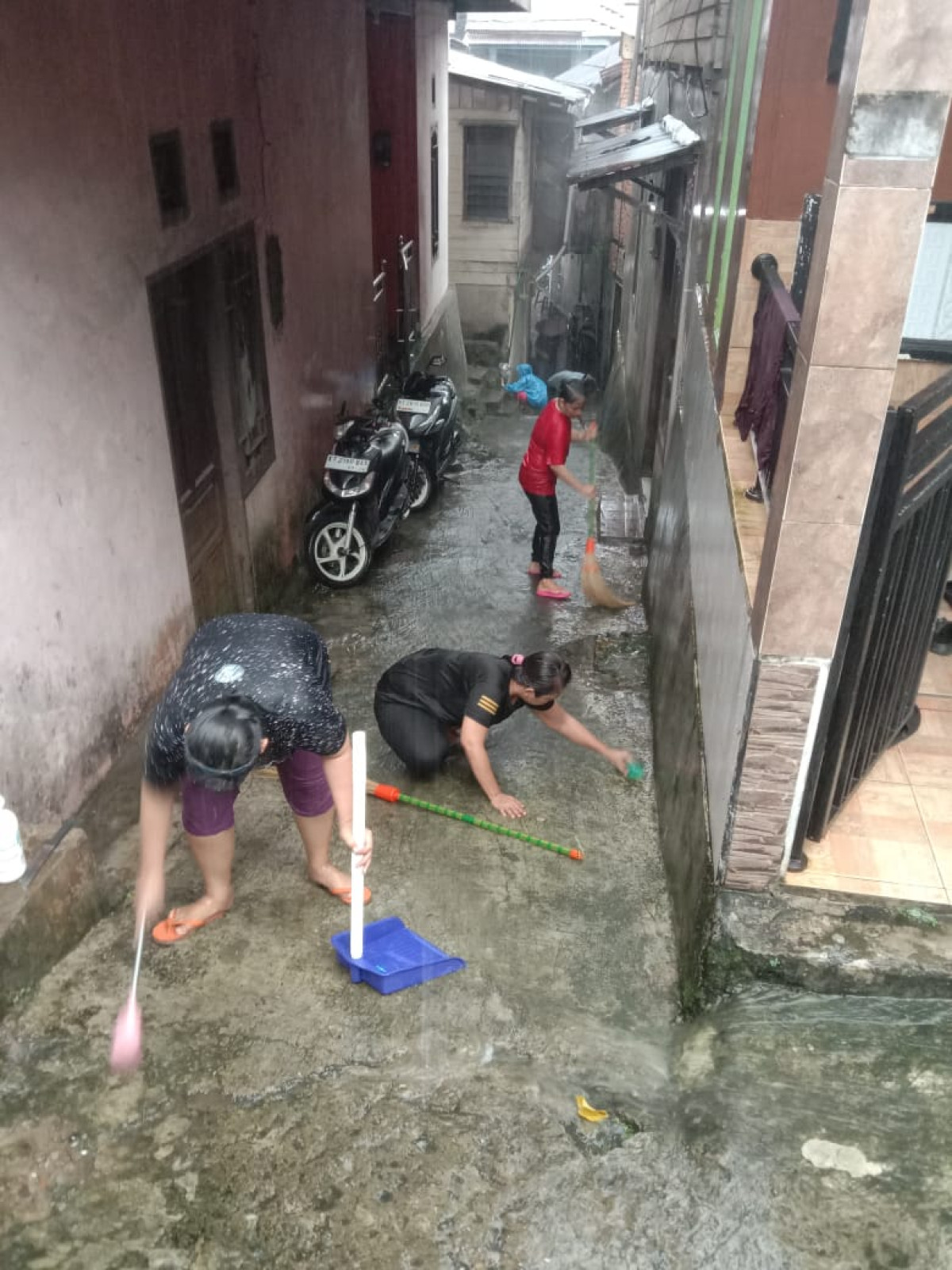 Kegiatan kerjabakti RT 27