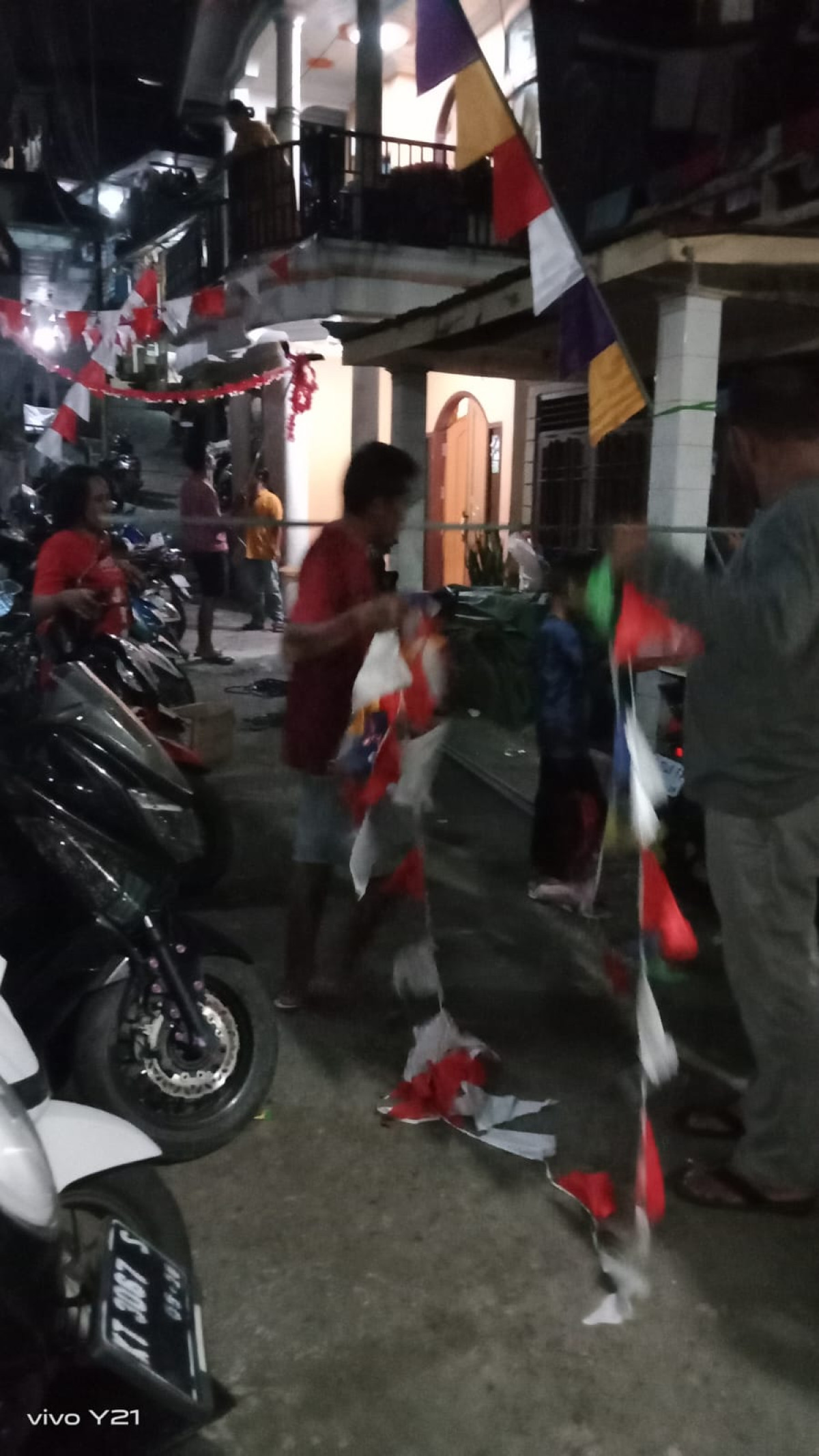 Kegiatan kerja bakti di rt27