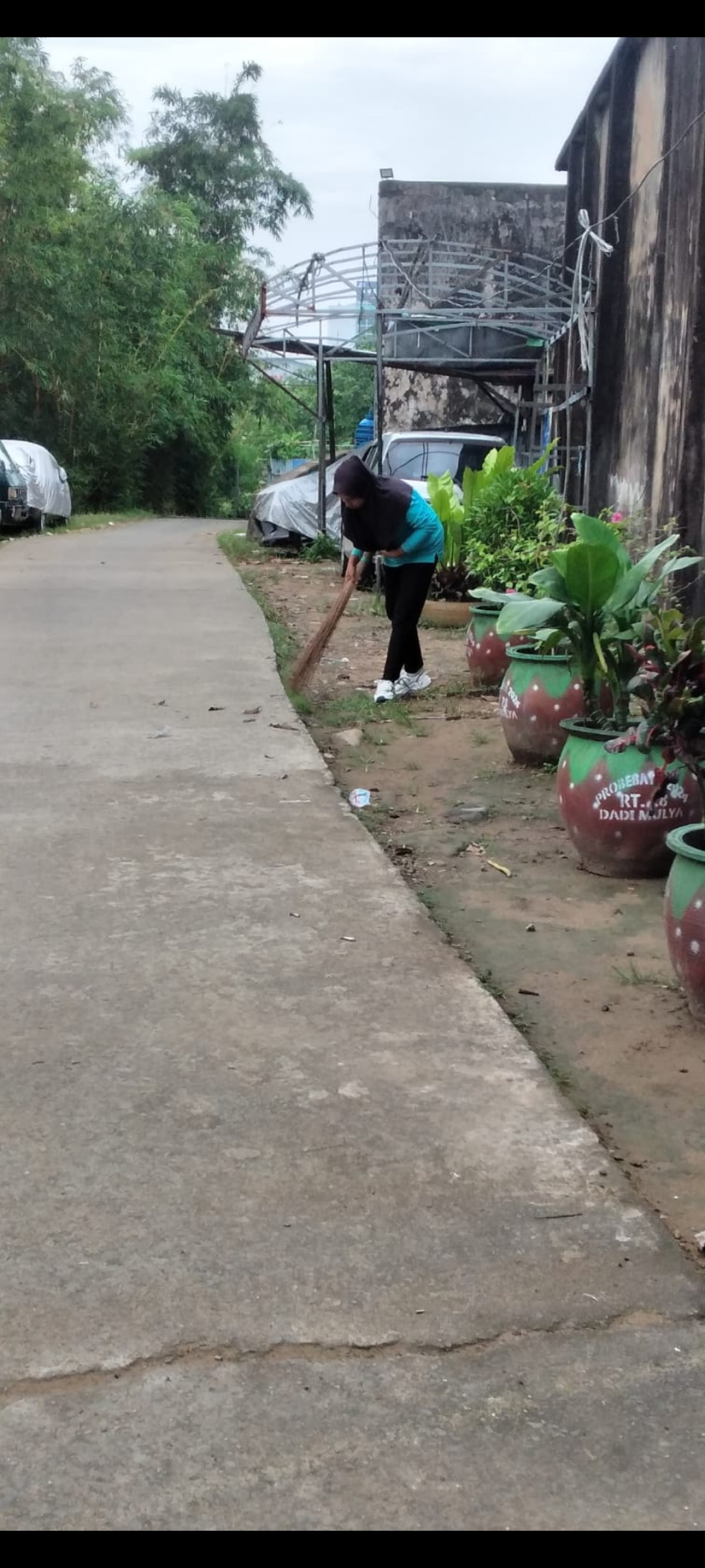 Kerja bakti bersihkan sampah