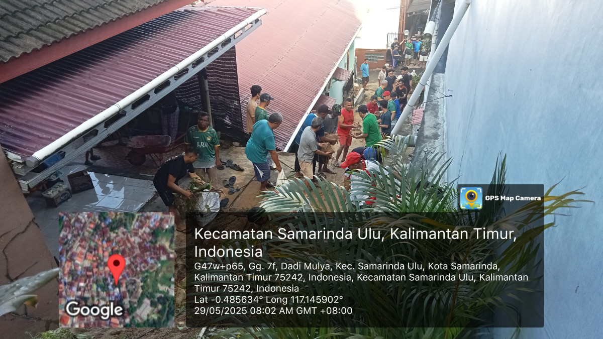 Gotong royong tanah longsor
