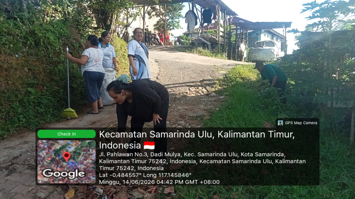 Kegiatan Gotong Royong bersih - bersih Lingkungan