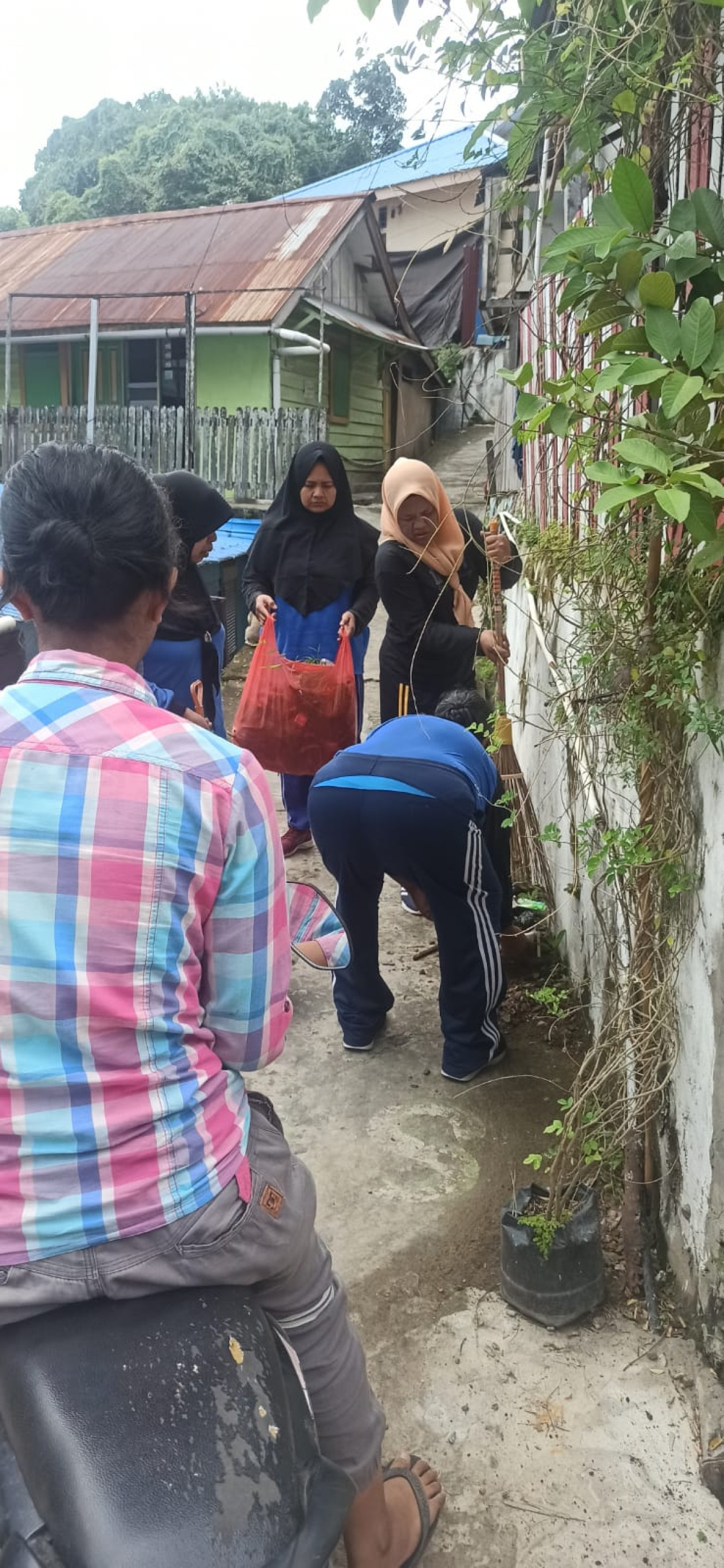 kegiatan kerjabakti rt30bersama warga