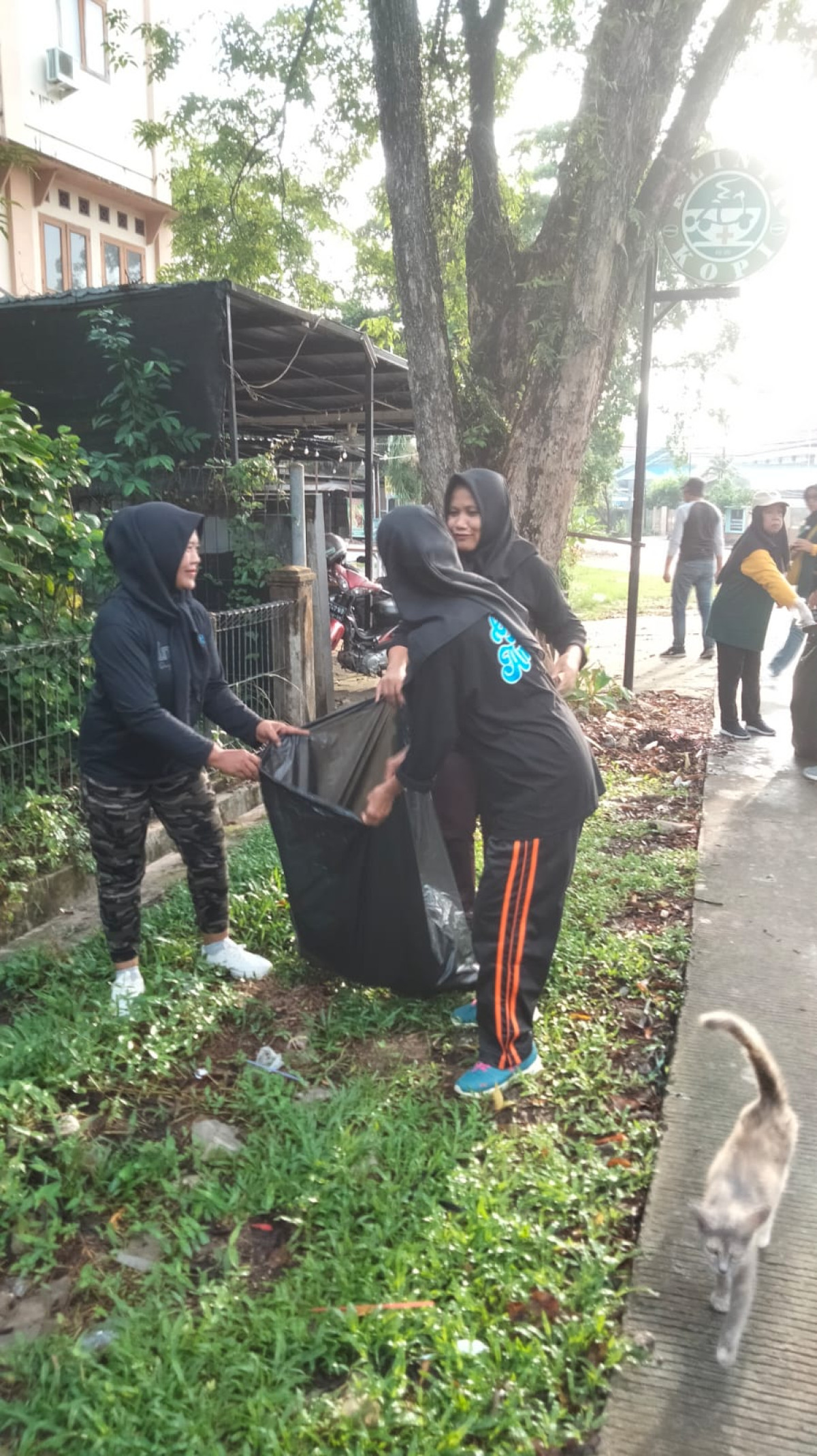 kerjabakti di rt30 bersama warga yang rukun