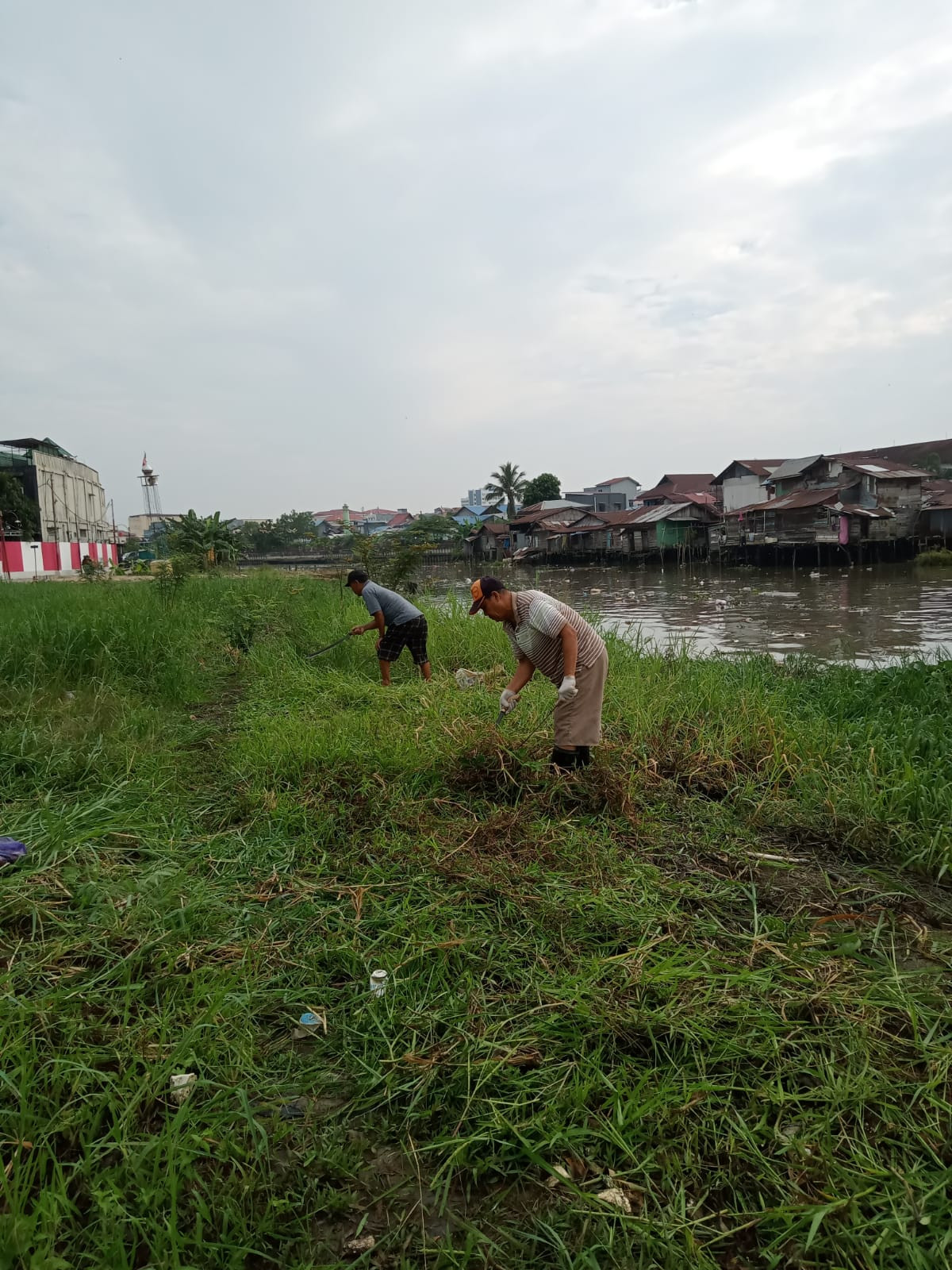 kegiatan kerjabakti di karang mumus