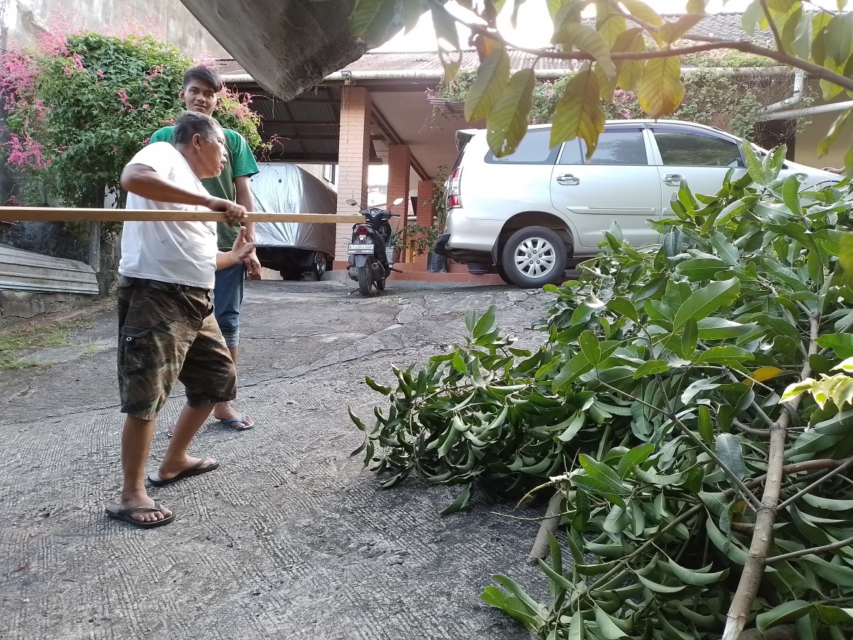 Kerjabakti di lingkungan RT 31