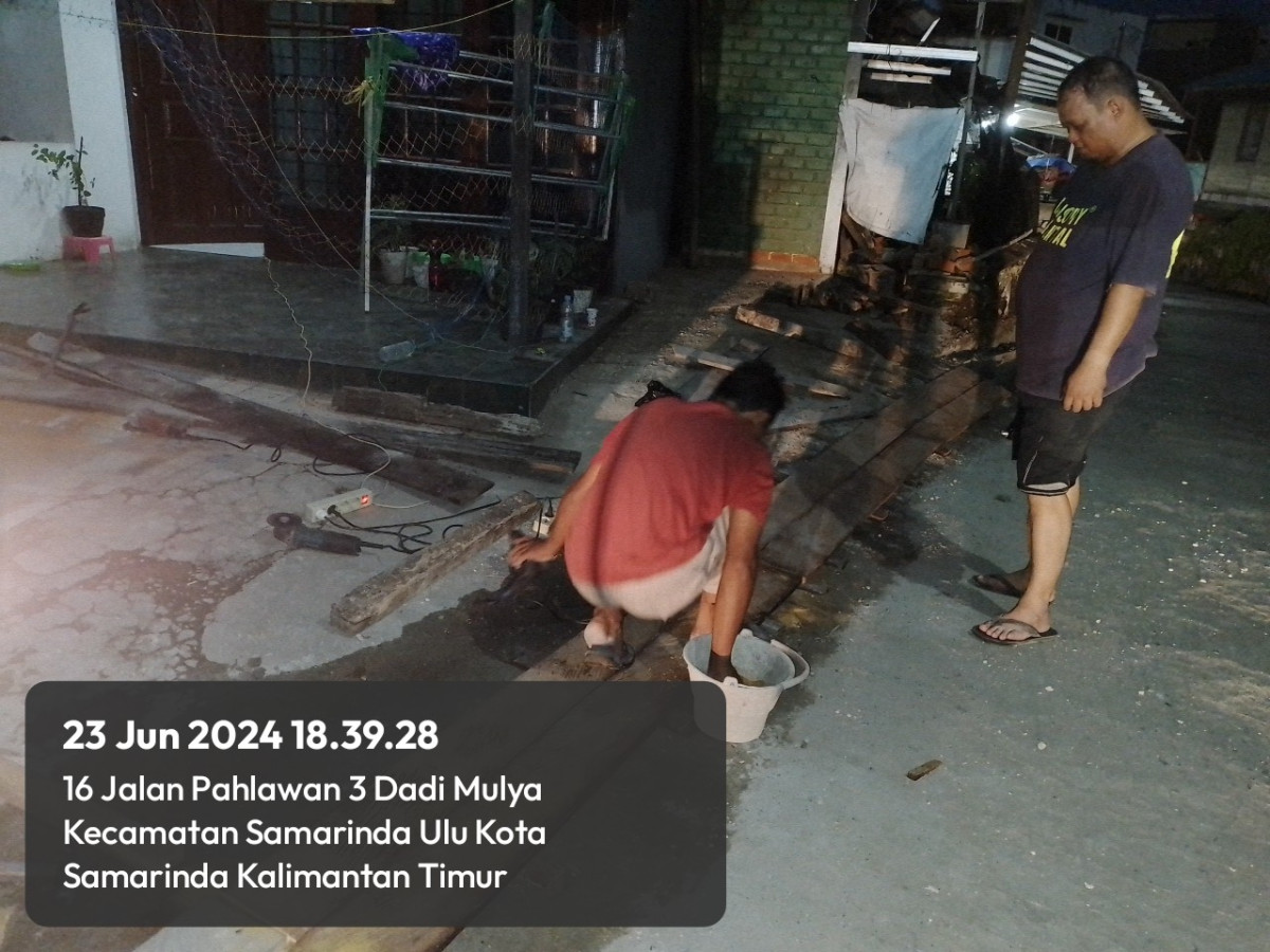 Kerjabakti di lingkungan RT 31