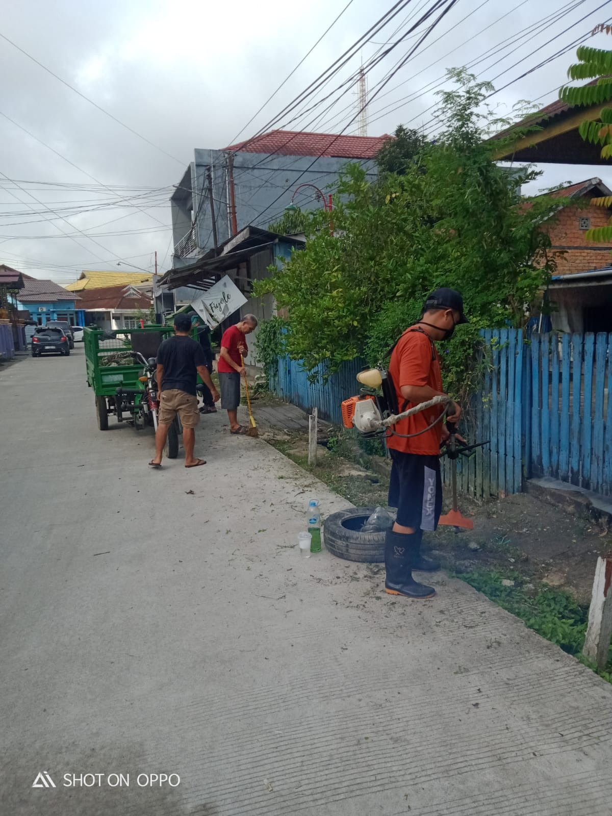 Kerja bakti di jl biola,gitar dan harva