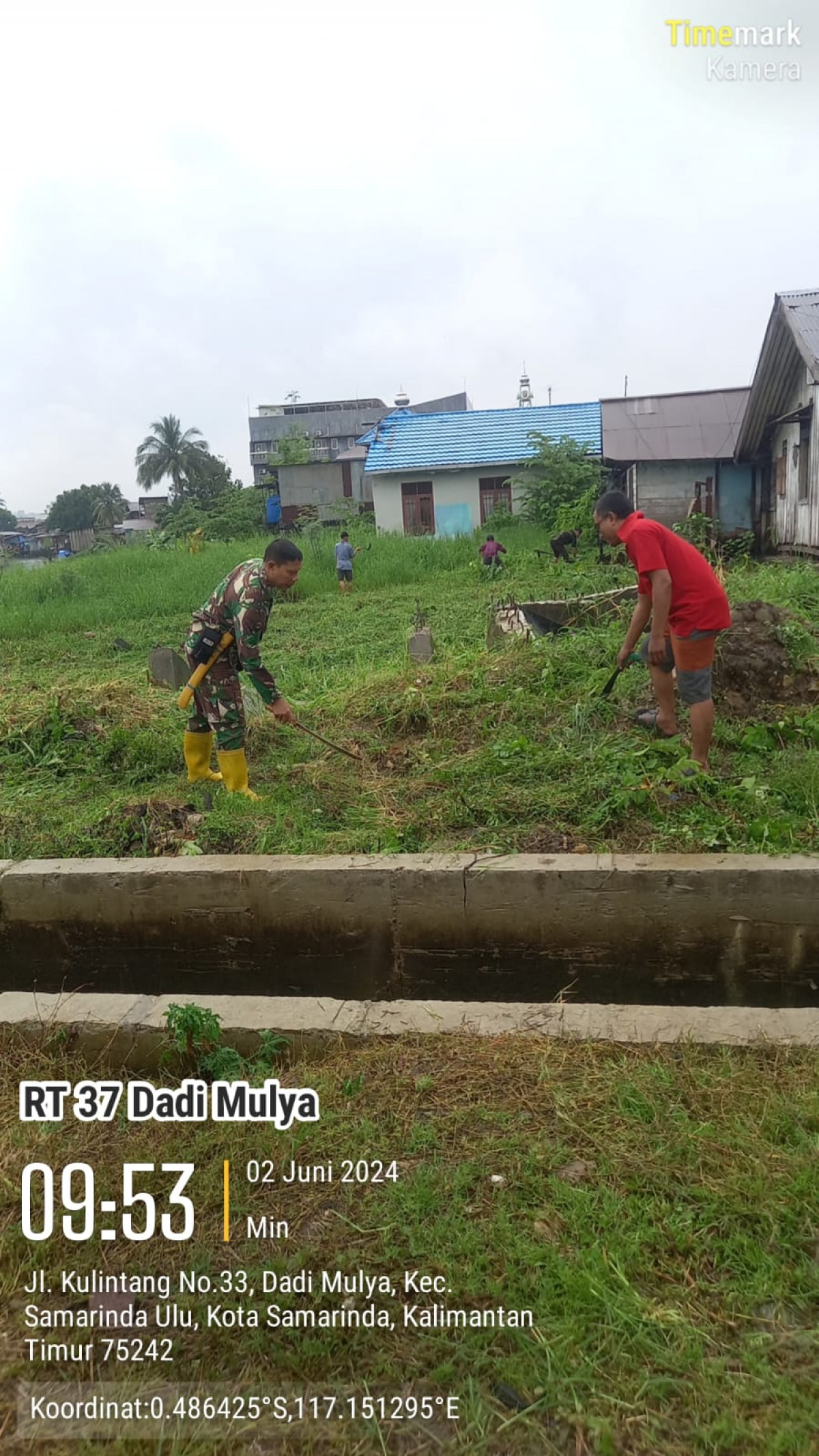 Kerja bakti gabungan RT 33,34,35,36,37,38,39